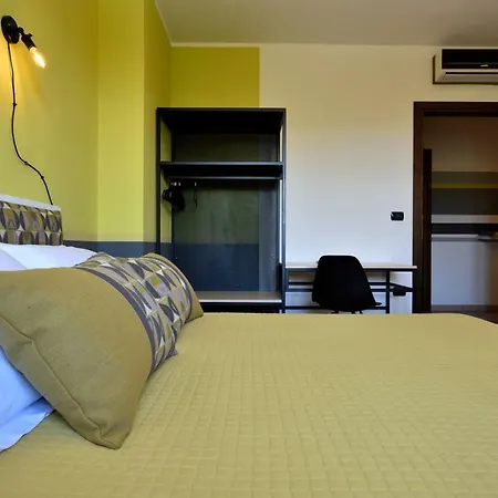 La Tortorella & Pensión 3*