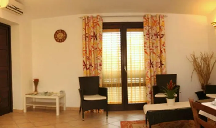 La Tortorella & Pensión 3*